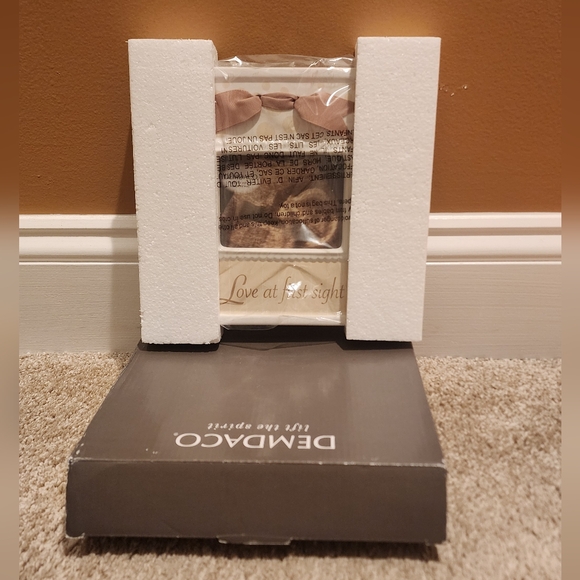 NEW IN BOX Demdaco " Love at first Sight" Sonogram Frame - Picture 5 of 6
